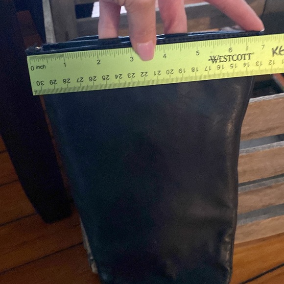 Steve Madden Black leather stiletto heel boot w/gold Zippers on back. New. - Picture 7 of 7